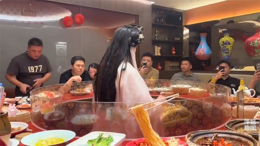 南昌大饭店包房一幕！