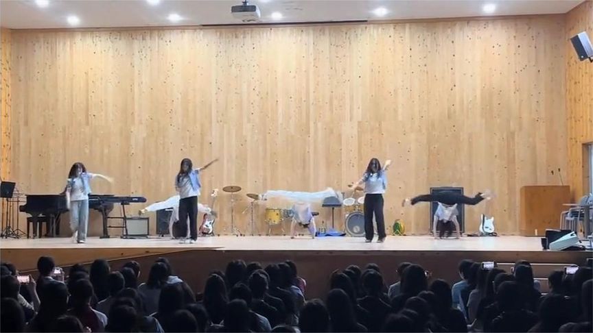 小姐姐们这支舞排练了很久，不知道会不会火，就叫不知火舞吧