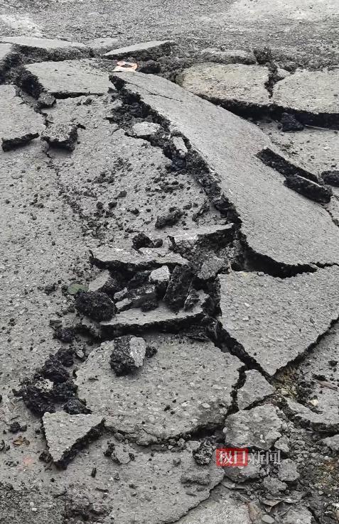 柳州地震安置点已安置7000余人,居民:昨天白天发生了小地震,所以晚上开着门睡觉,凌晨再次地震后迅速逃生-图2
