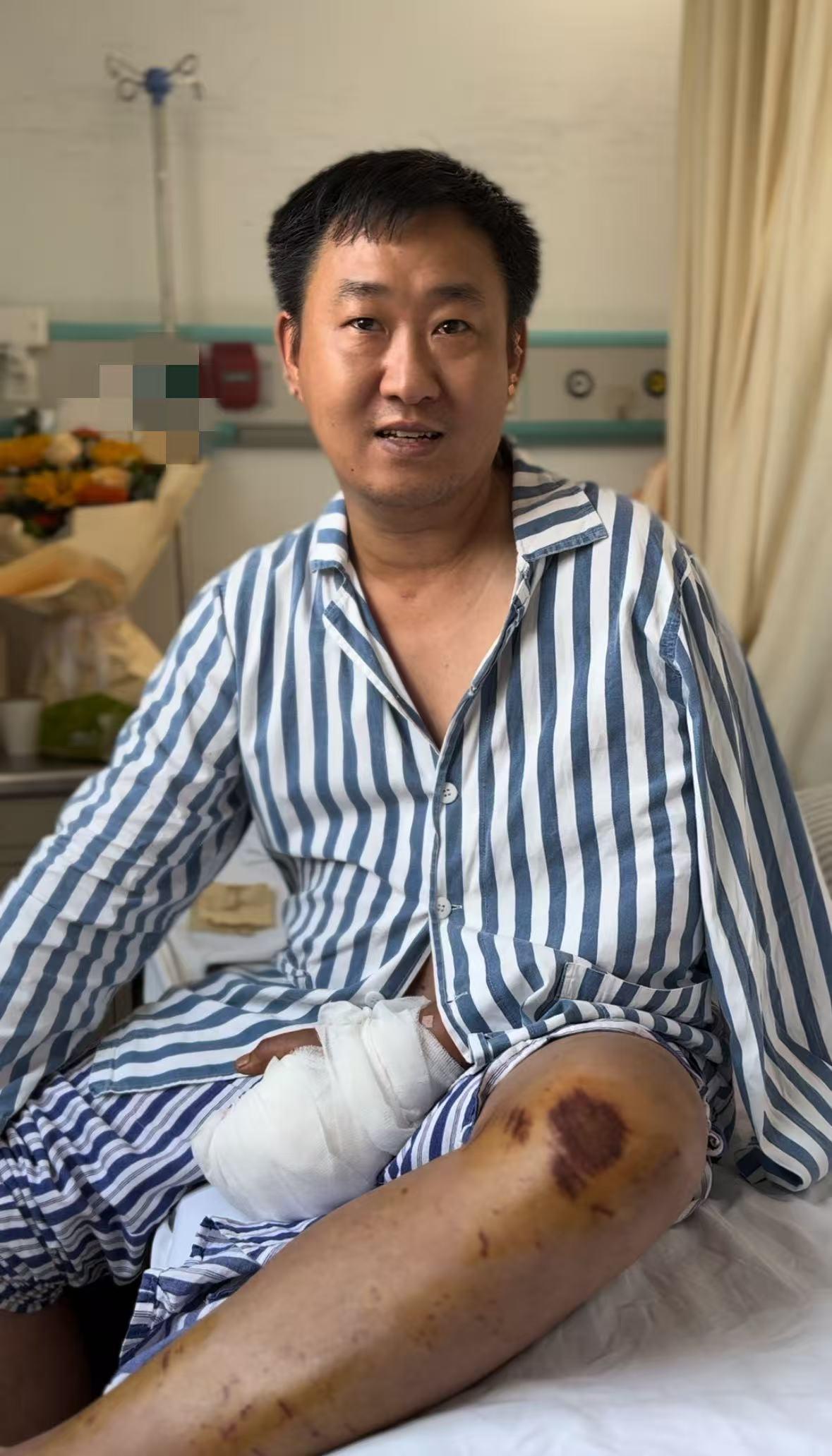 重庆暴雨细节：男子救丈母娘被洪水冲走，厂房老板带两条狗游泳逃生-图2