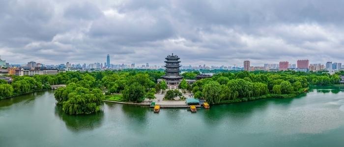 一年四季 泉在济南丨明湖烟雨，水墨江南-图2