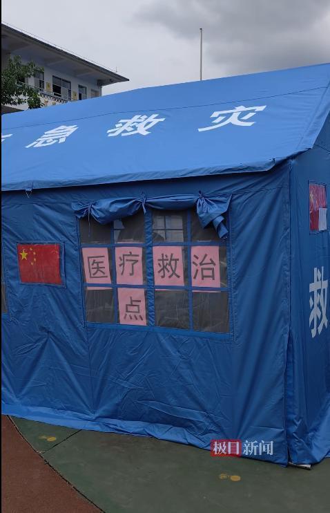 柳州地震安置点已安置7000余人,居民:昨天白天发生了小地震,所以晚上开着门睡觉,凌晨再次地震后迅速逃生-图4
